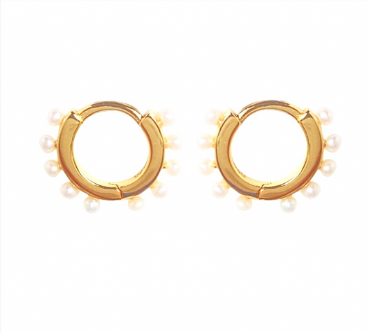 PEARLY PEARL GOLD HUGGIE EARRINGS