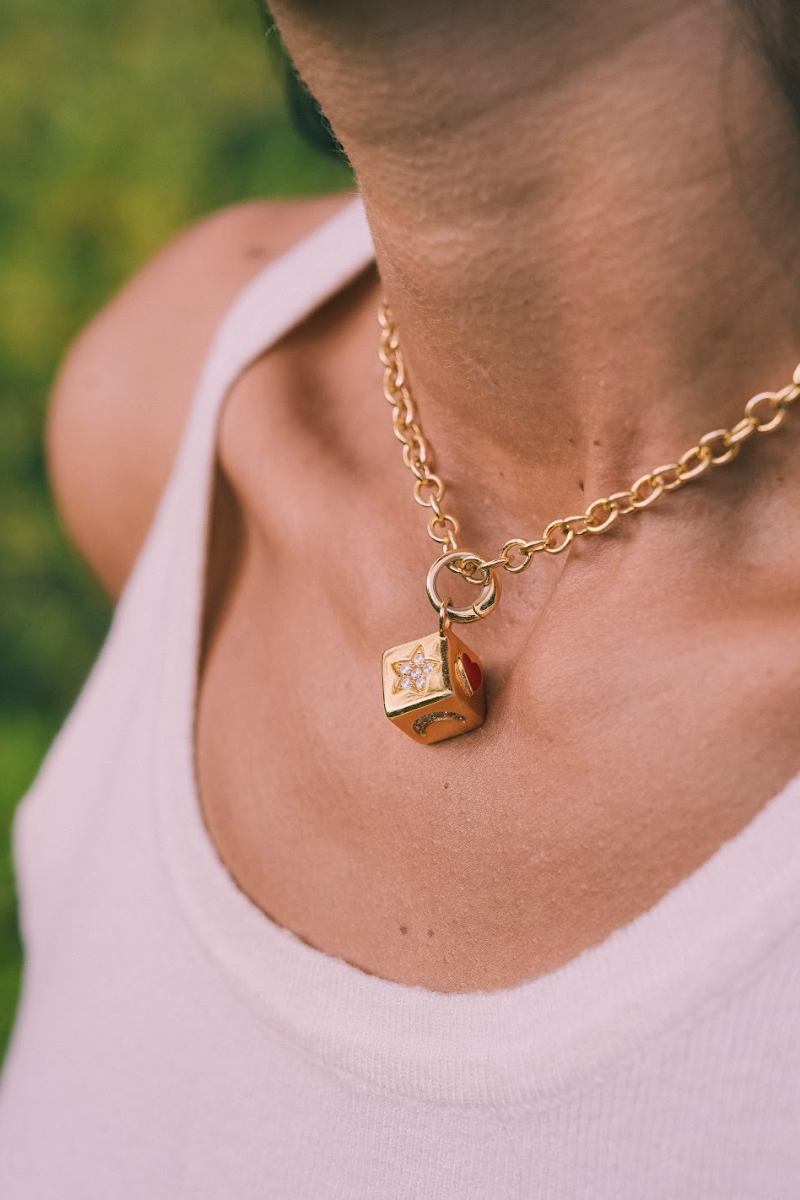 PLAYER  NECKLACE